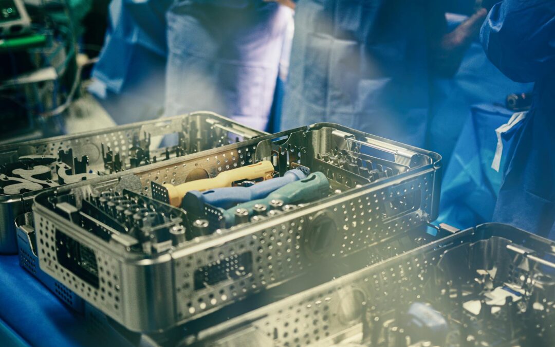 Jak dobrze zaprojektowane tace pomagają chronić komponenty i usprawniać logistykę?